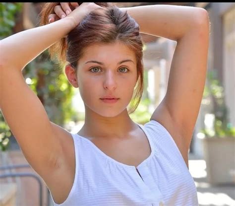 Leah Gotti: Bio, Height, Weight, Age, Measurements.